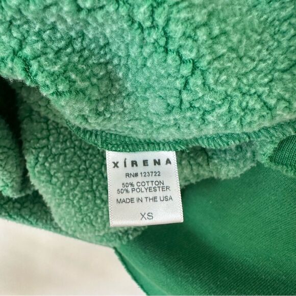 XiRENA Dayna V Neck Long Sleeve Sweatshirt in Green Leaf XS - Picture 7 of 8